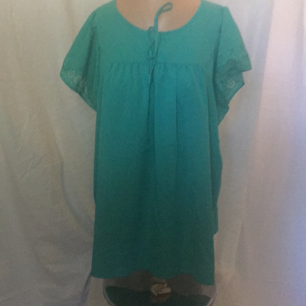 Green short sleeve blouse